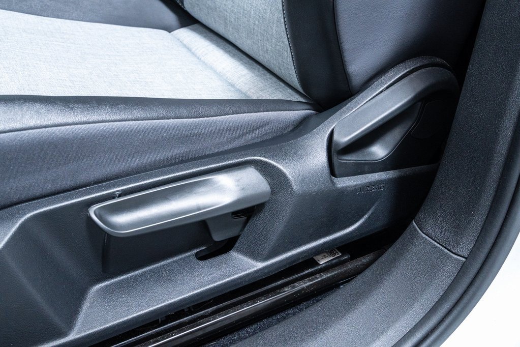 Used 2023 Volkswagen ID.4 Pro image 22