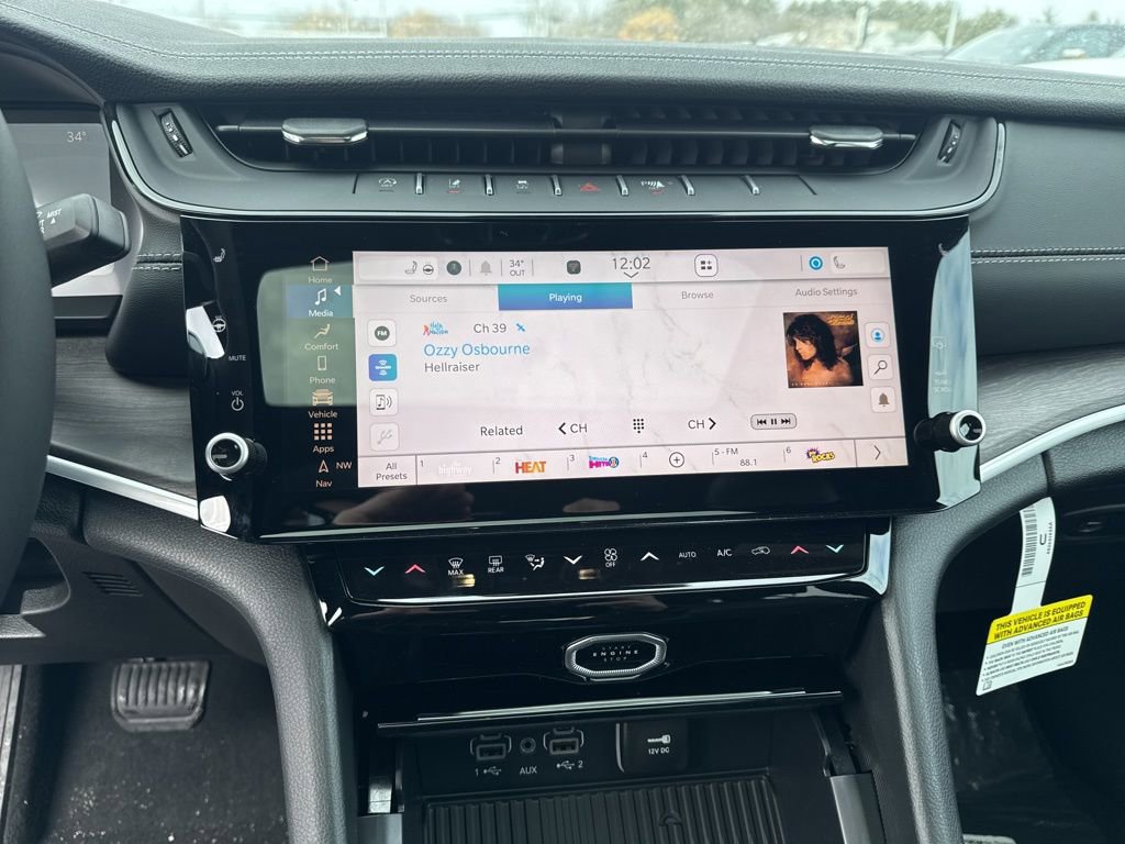 New 2026 Jeep Grand Cherokee Altitude image 11