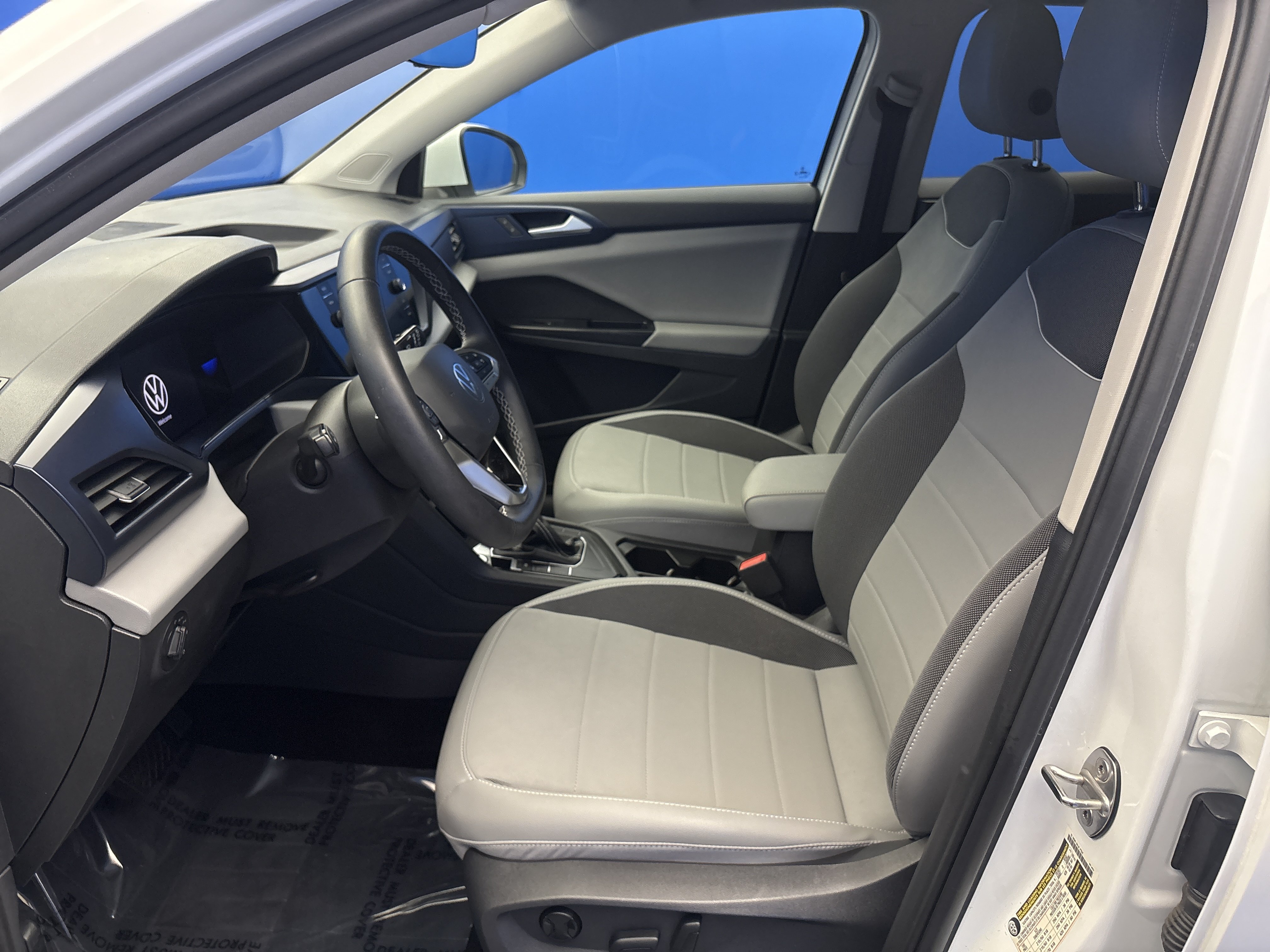 Certified 2023 Volkswagen Taos SE w/ Panoramic Sunroof Package FWD image 12