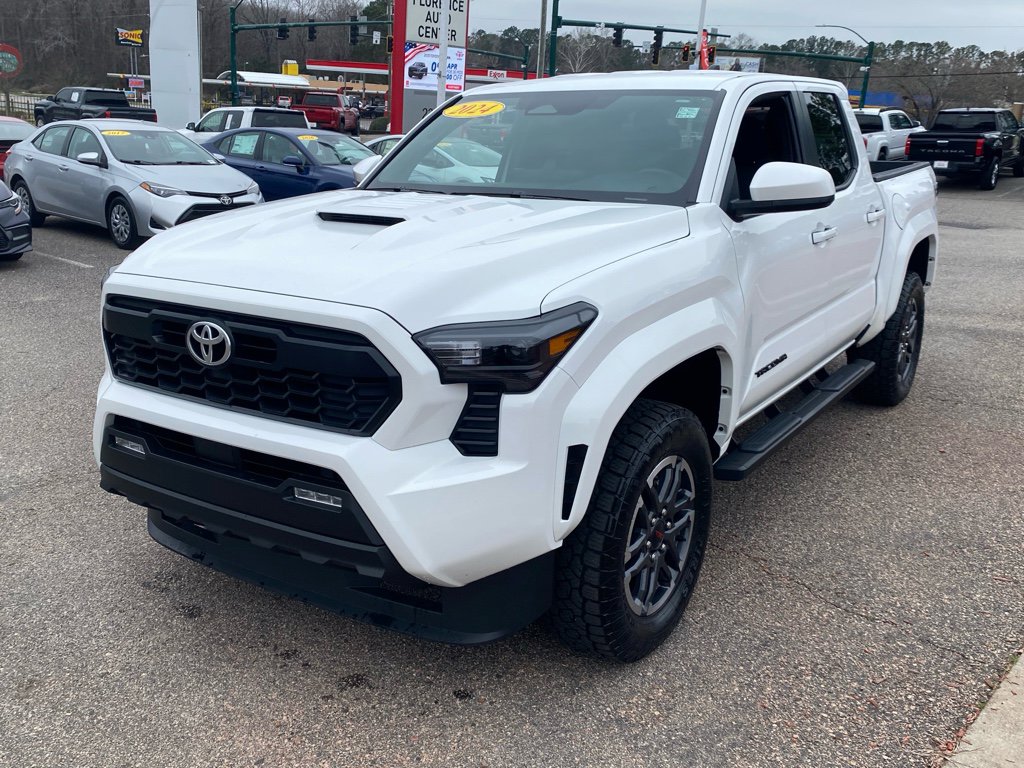 Used 2024 Toyota Tacoma TRD Sport image 2