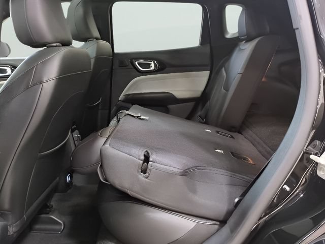 Used 2024 Jeep Compass Limited w/ Elite Group AWD/4WD image 15