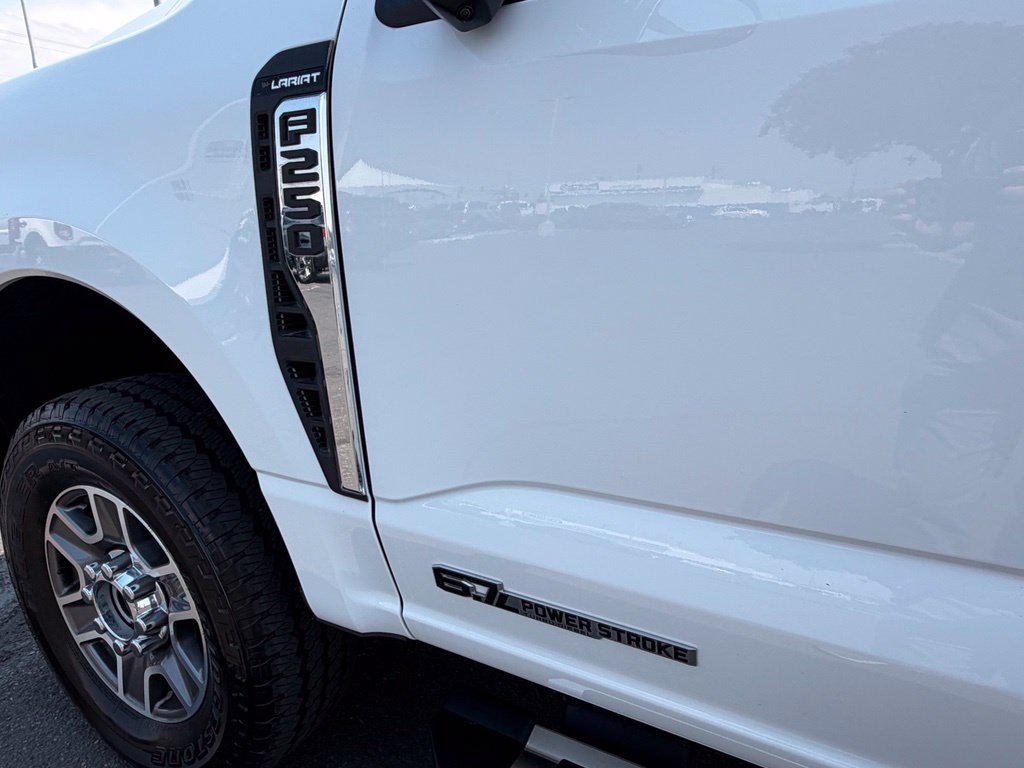Used 2025 Ford F250 Lariat AWD/4WD image 14