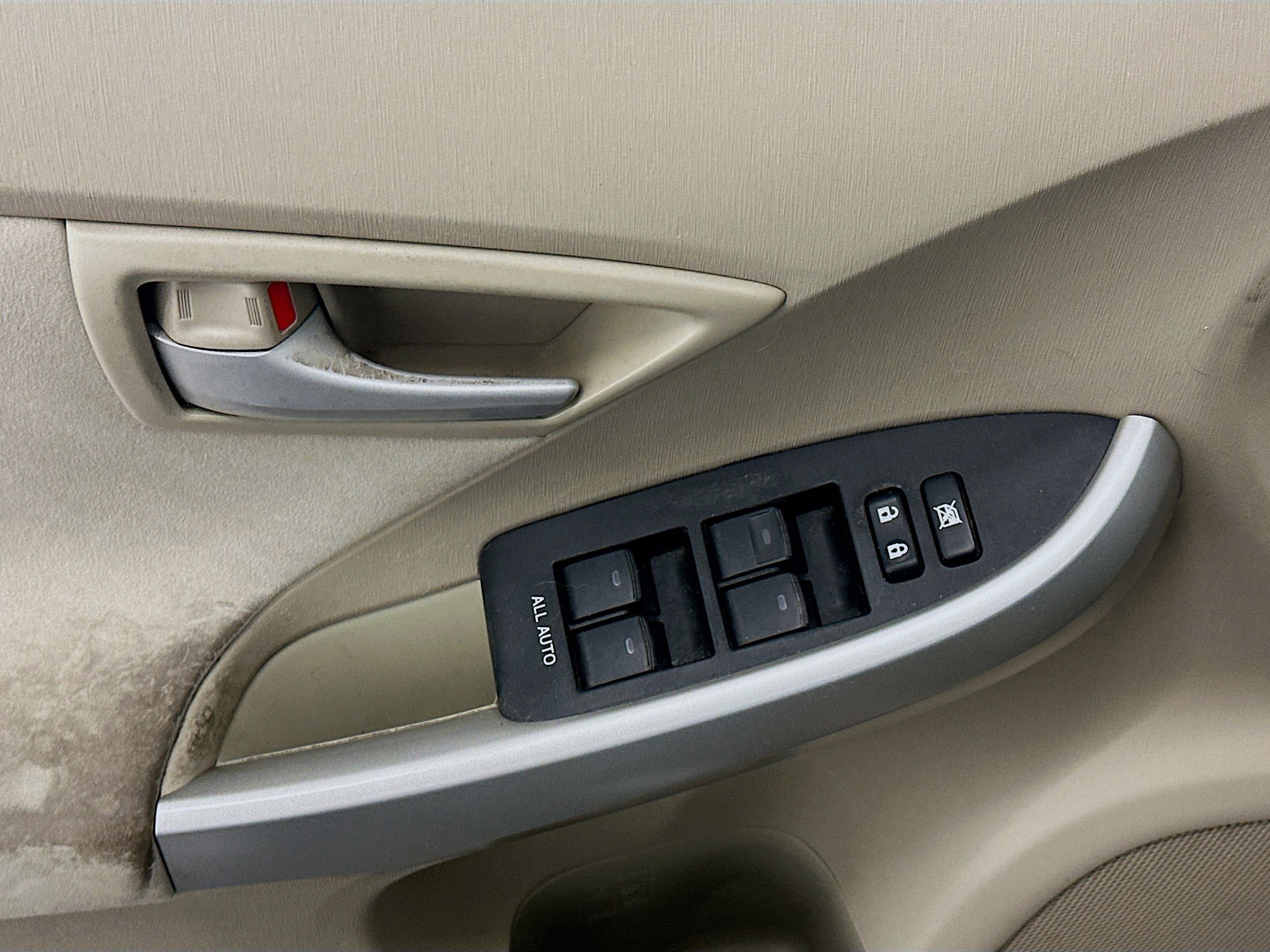 Used 2011 Toyota Prius Two image 15