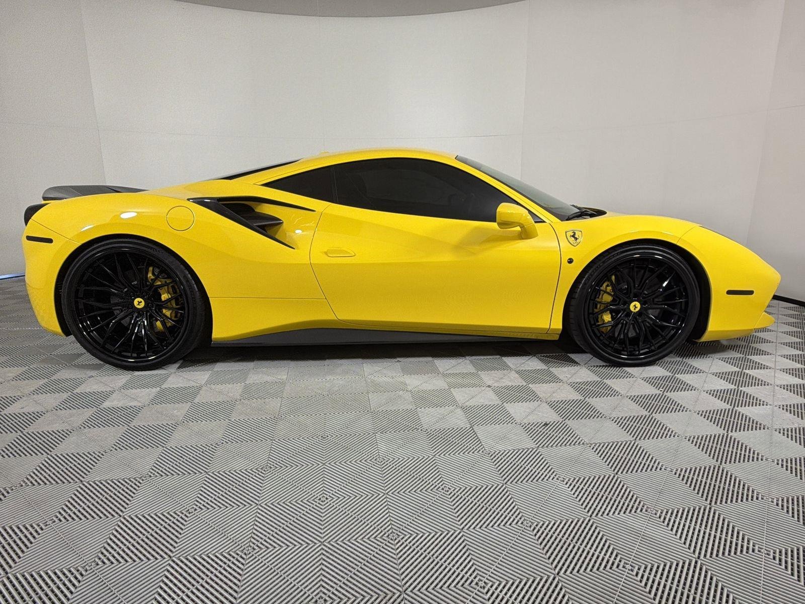 Used 2018 Ferrari 488 GTB image 6