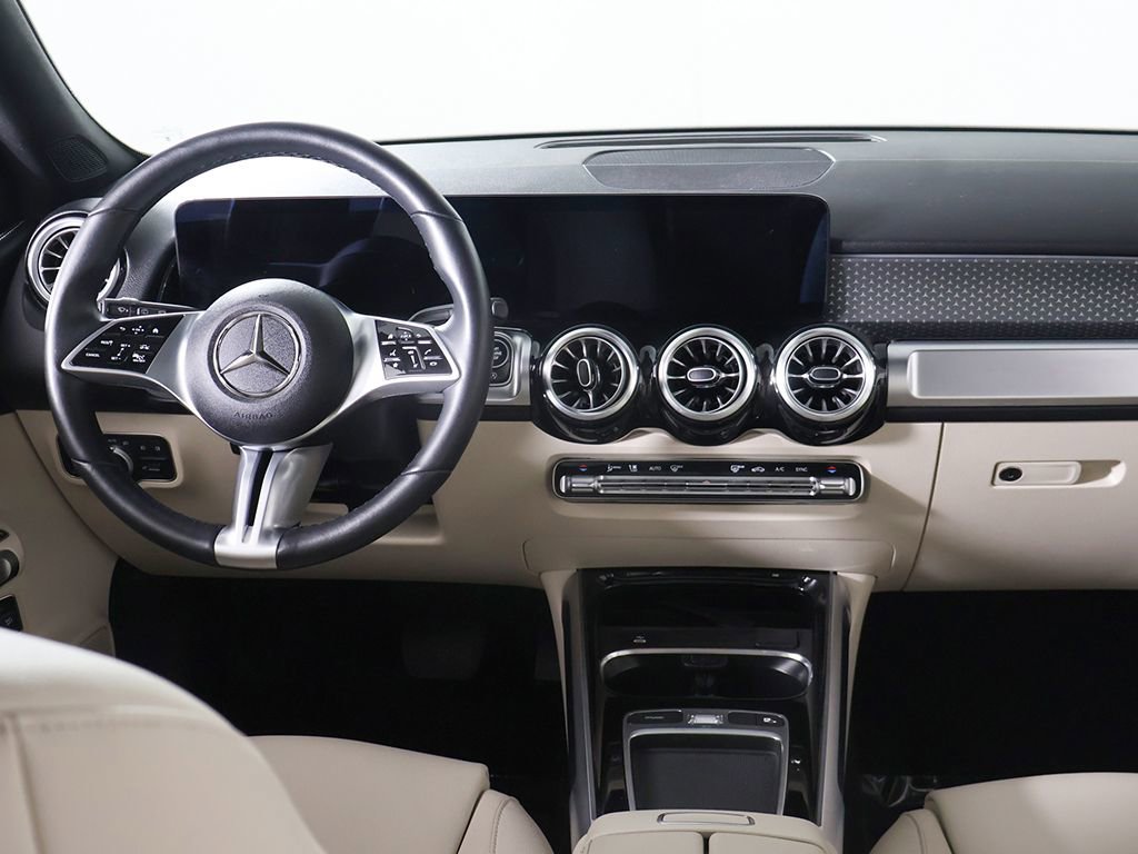 Used 2024 Mercedes-Benz GLB 250 4MATIC w/ Driver Assistance Package image 43