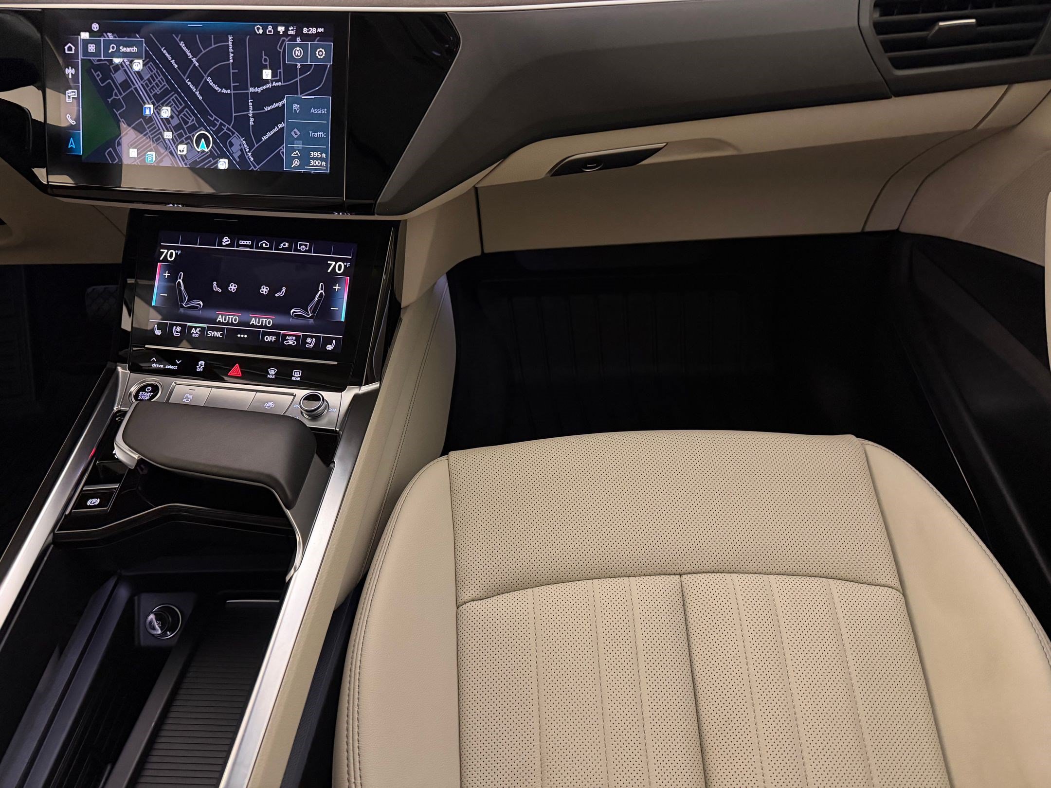 Certified 2023 Audi e-tron Premium Plus w/ Premium Plus Package AWD/4WD image 32