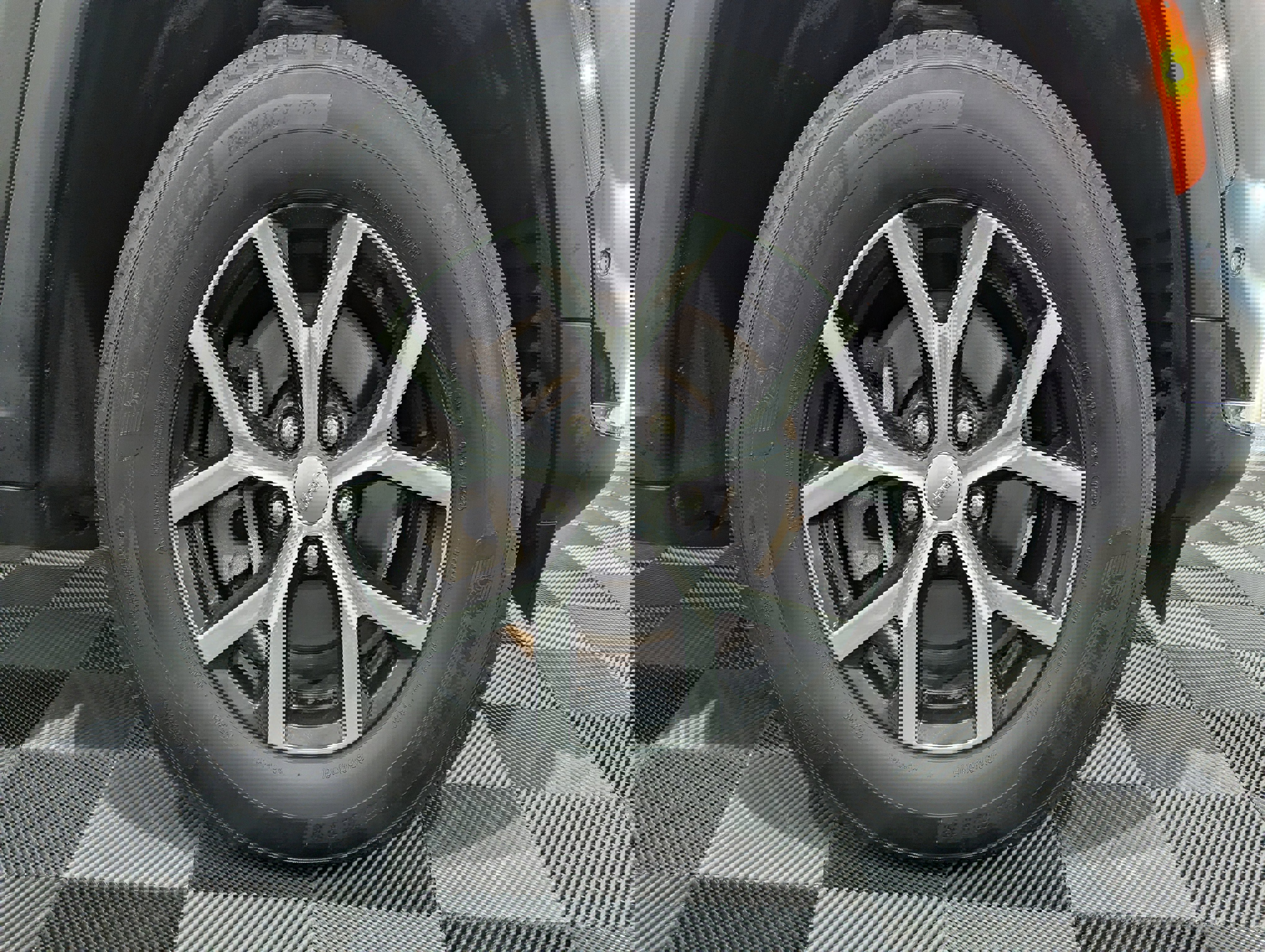 Used 2023 Jeep Grand Cherokee L Limited w/ Luxury Tech Group II image 6