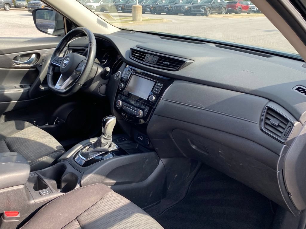 Used 2020 Nissan Rogue SV w/ Premium Package FWD image 30