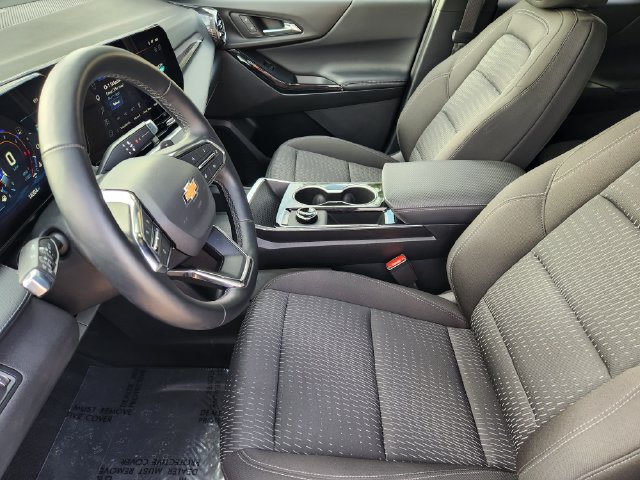 Used 2026 Chevrolet Equinox LT FWD image 4