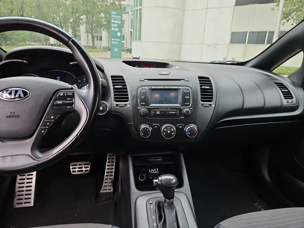 Used 2015 Kia Forte SX image 14