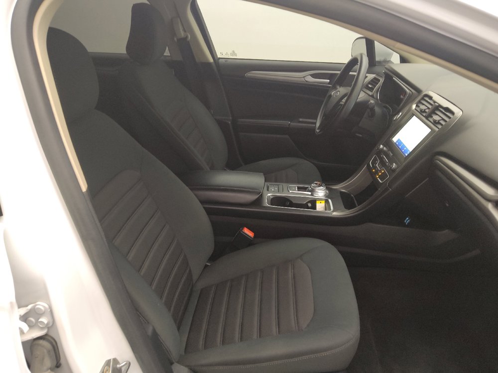 Used 2020 Ford Fusion SE FWD image 21