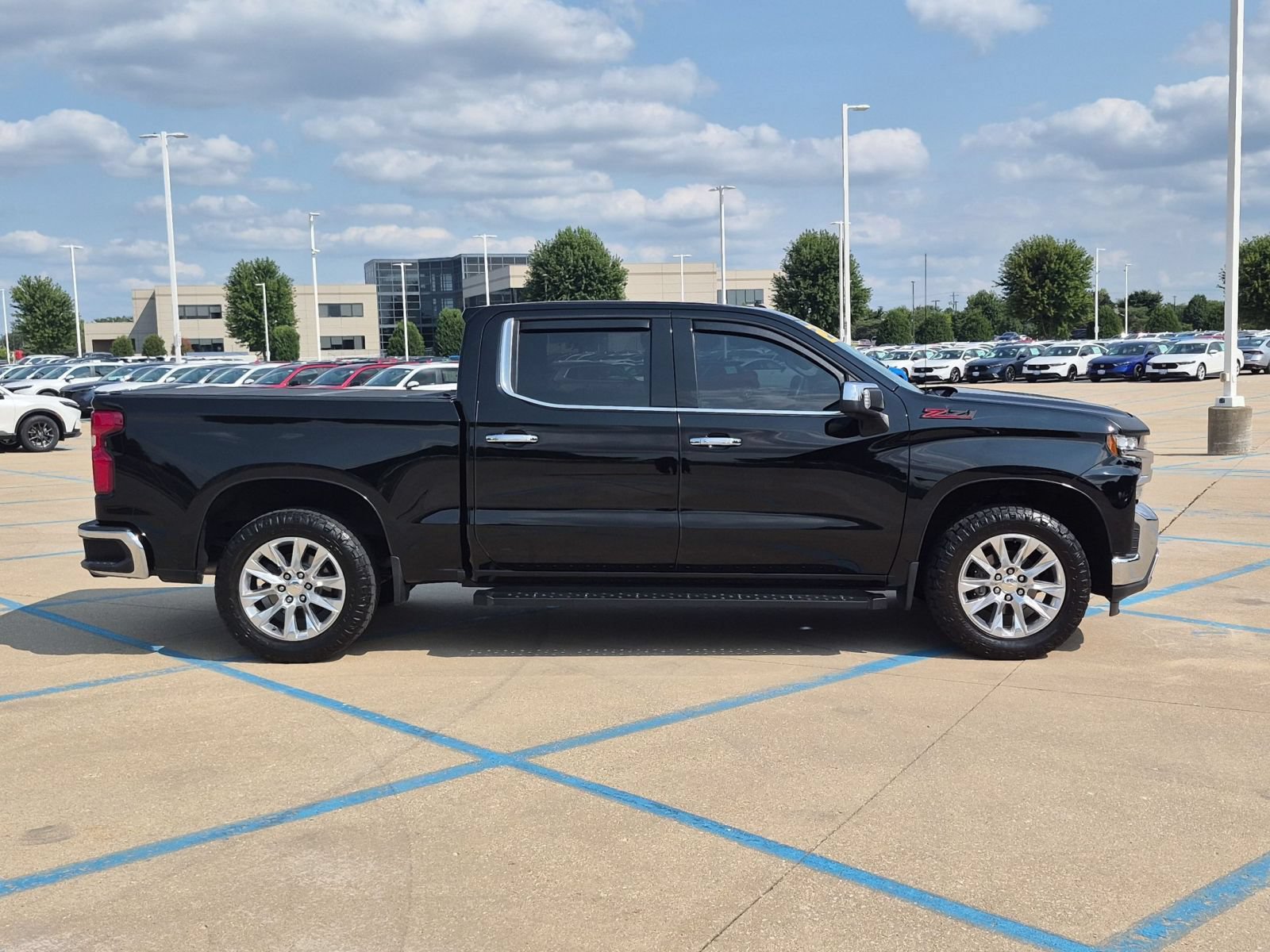 Used 2021 Chevrolet Silverado 1500 LTZ w/ LTZ Premium Package AWD/4WD image 5