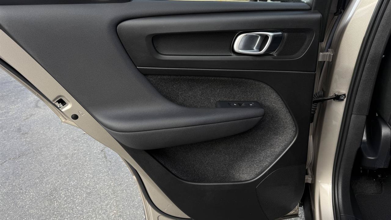 Used 2023 Volvo XC40 Recharge Ultimate AWD/4WD image 30