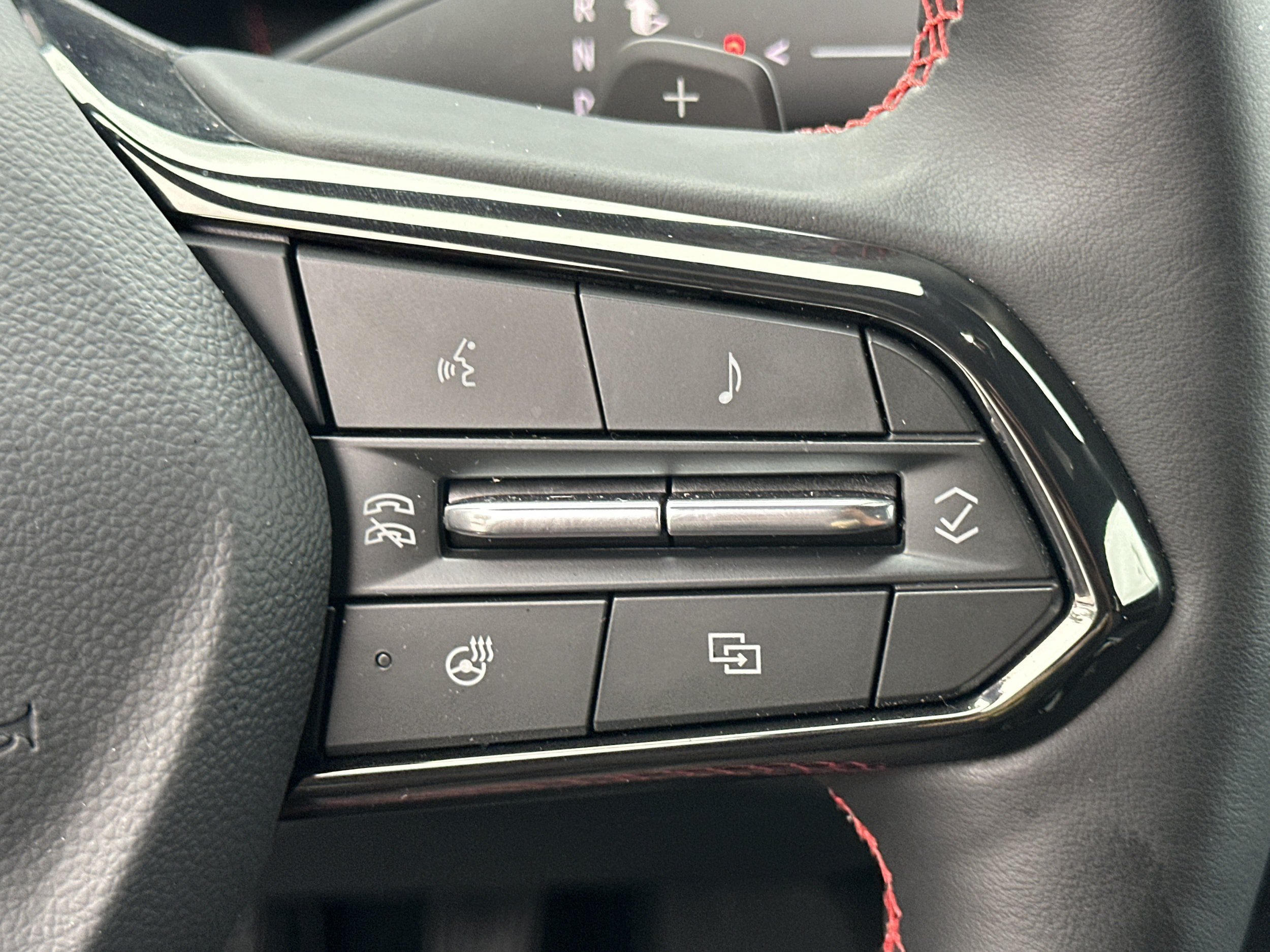 Used 2026 Chevrolet Equinox RS w/ Convenience Package III FWD image 25