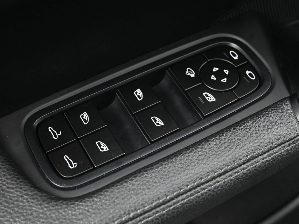 Certified 2024 Porsche Cayenne image 18