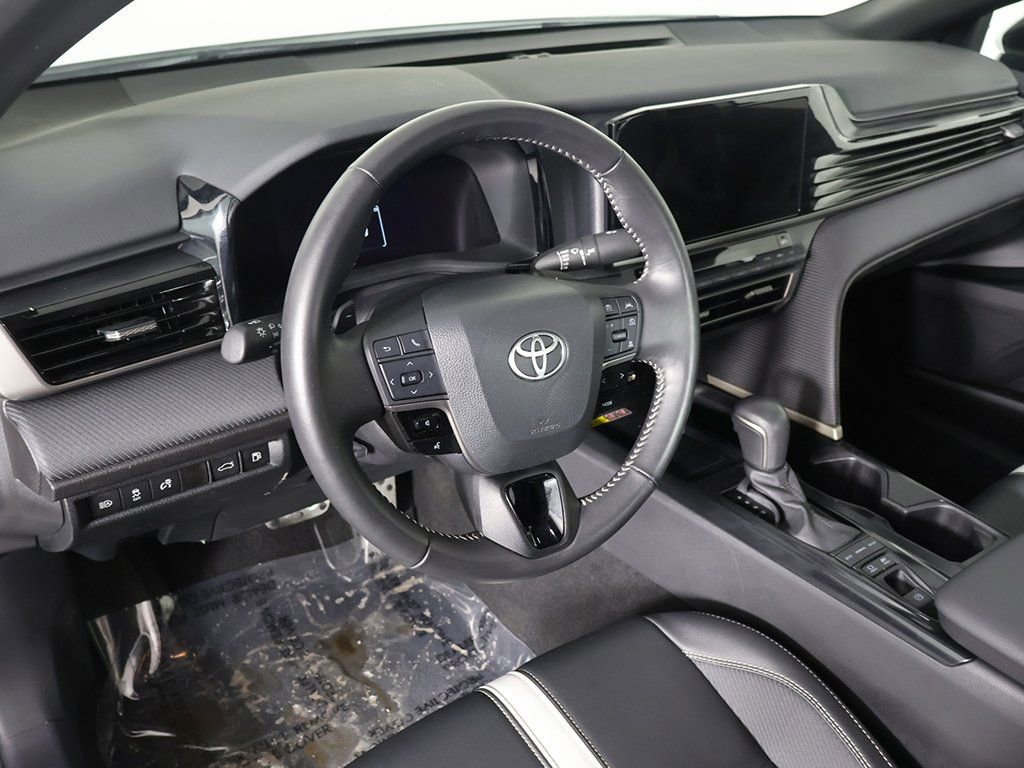 Used 2025 Toyota Camry SE image 24