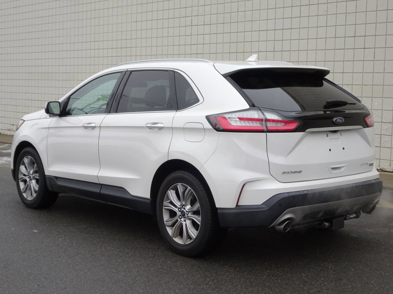 Used 2019 Ford Edge Titanium image 4