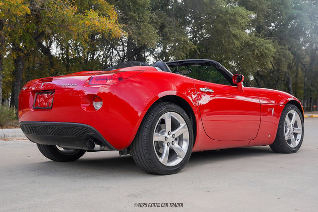 Used 2006 Pontiac Solstice Convertible w/ Premium Package image 8