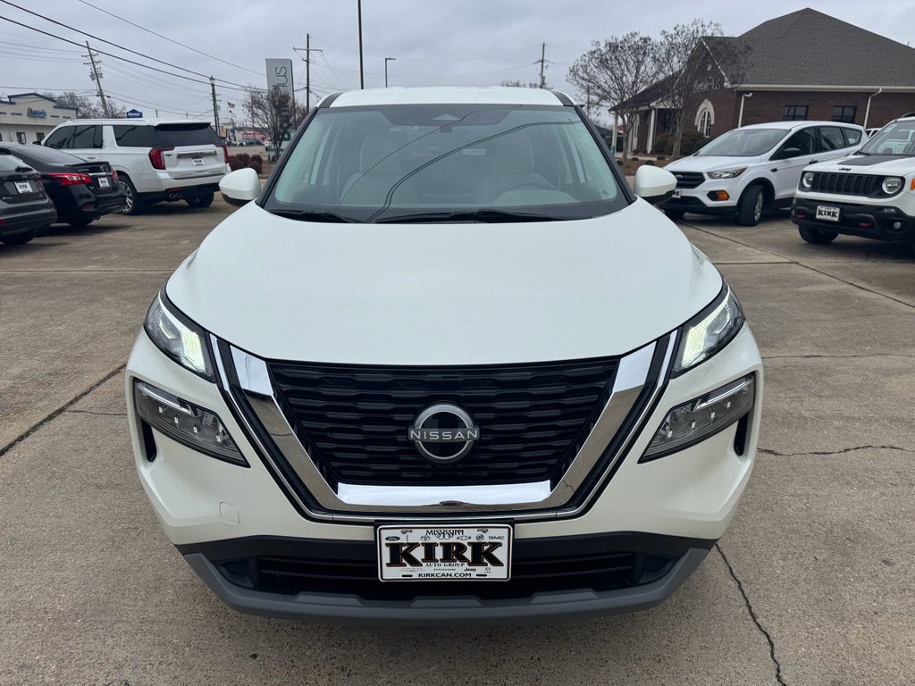 Used 2023 Nissan Rogue SV image 8