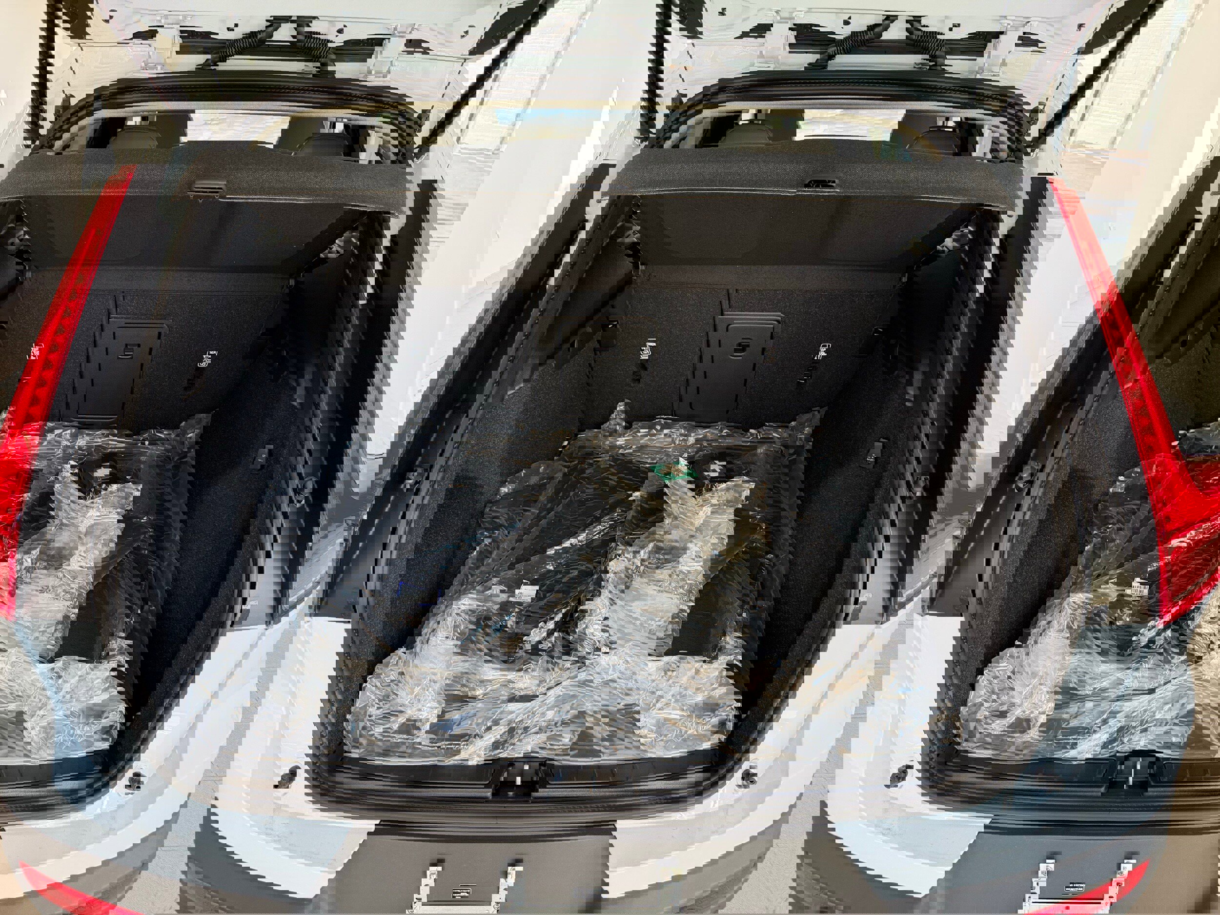 New 2026 Volvo XC40 B5 Ultra w/ Protection Package Premier image 31