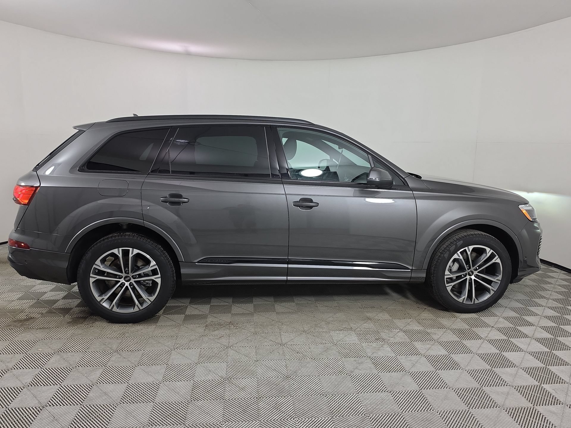 New 2026 Audi Q7 2.0T Premium AWD/4WD image 8