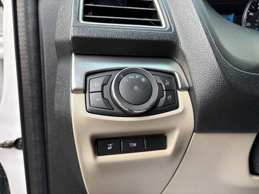 Used 2018 Ford Explorer XLT w/ Equipment Group 202A image 26