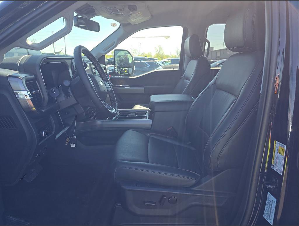 Used 2026 Ford F450 Lariat w/ Lariat Premium Package AWD/4WD image 9