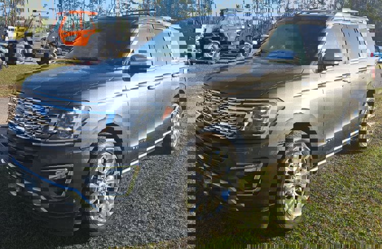 Used 2019 Ford Expedition Platinum image 5