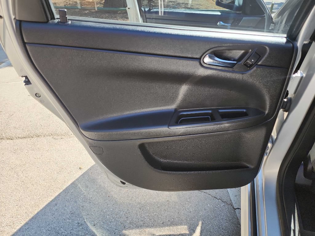 Used 2015 Chevrolet Impala Police FWD image 24