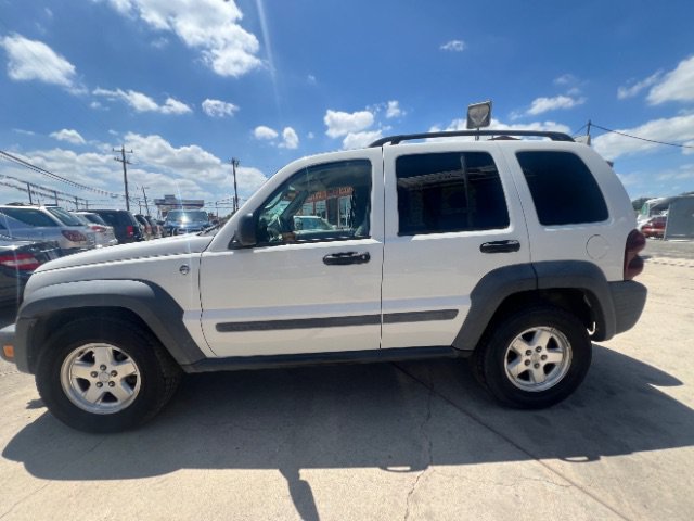 Used 2006 Jeep Liberty Sport AWD/4WD image 8