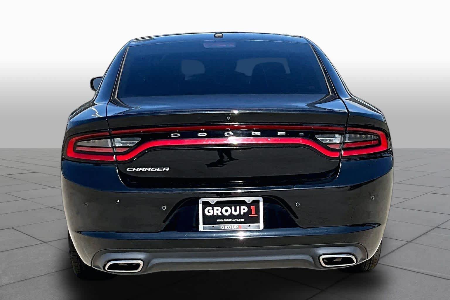 Used 2022 Dodge Charger SXT RWD image 6