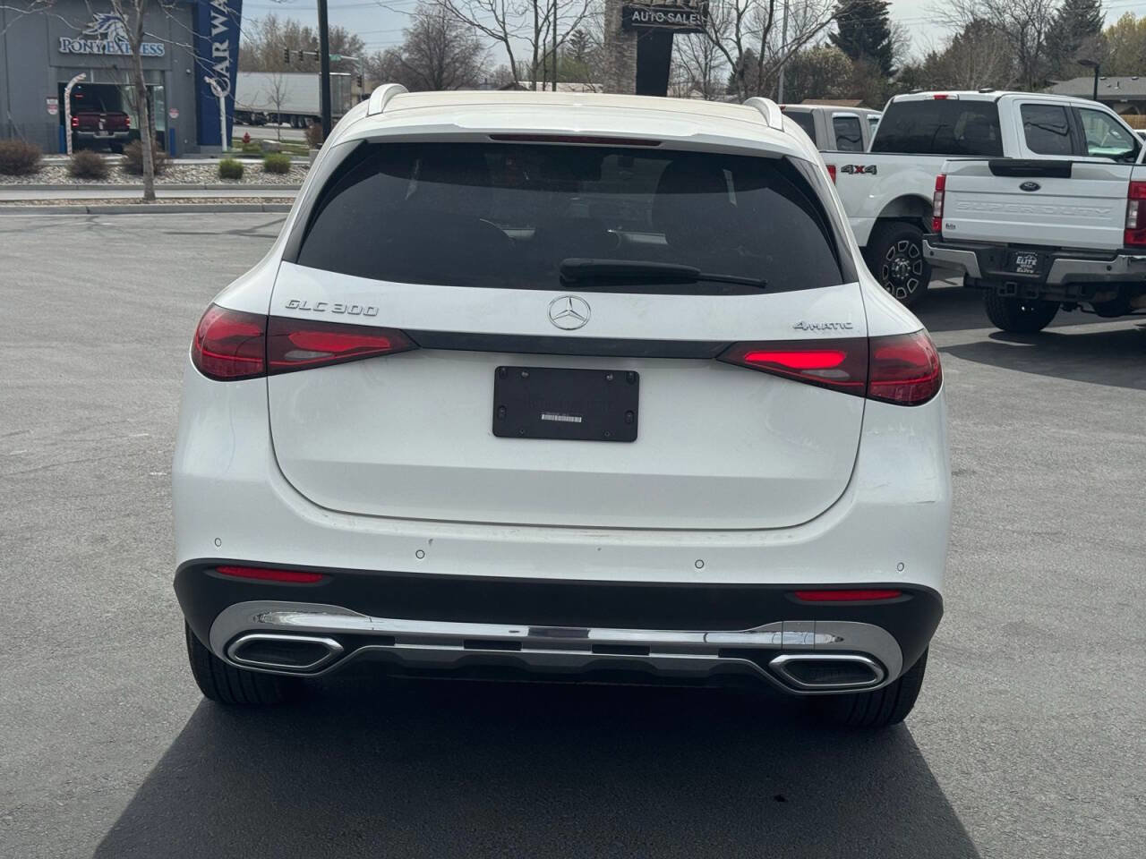 Used 2024 Mercedes-Benz GLC 300 4MATIC image 6