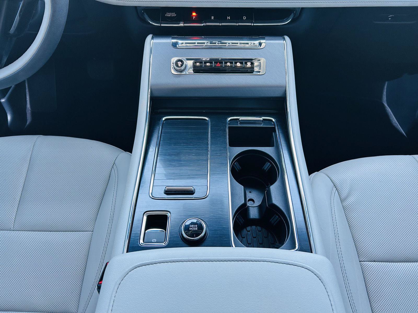 Used 2025 Lincoln Aviator AWD image 28