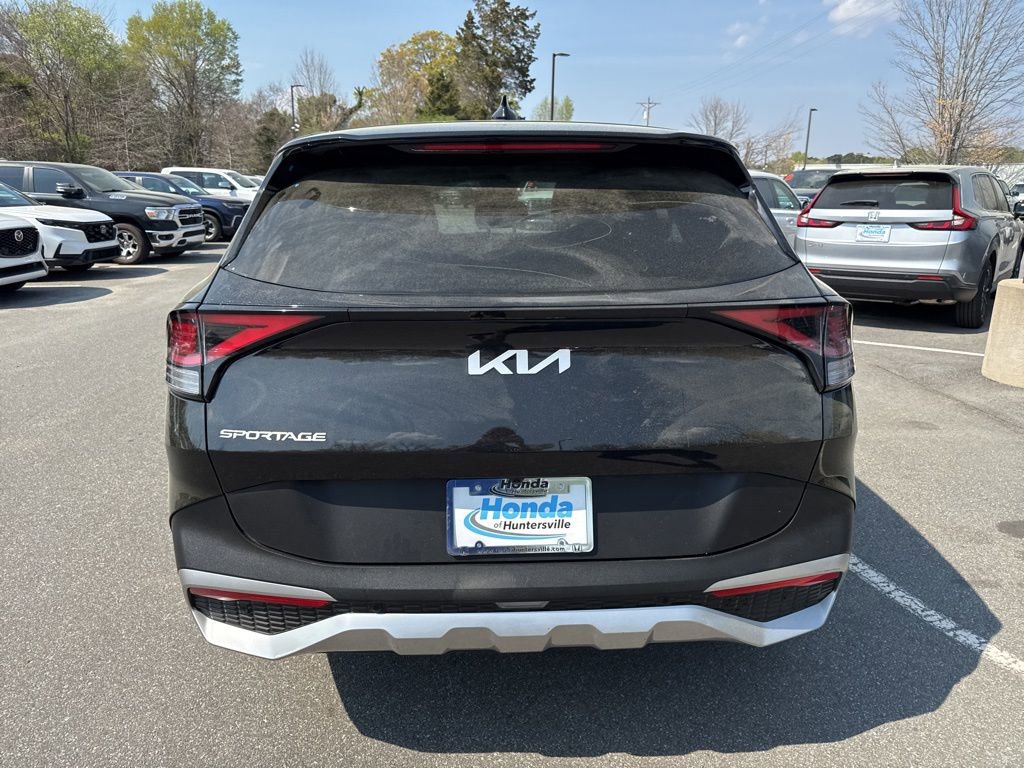 Used 2024 Kia Sportage LX image 7