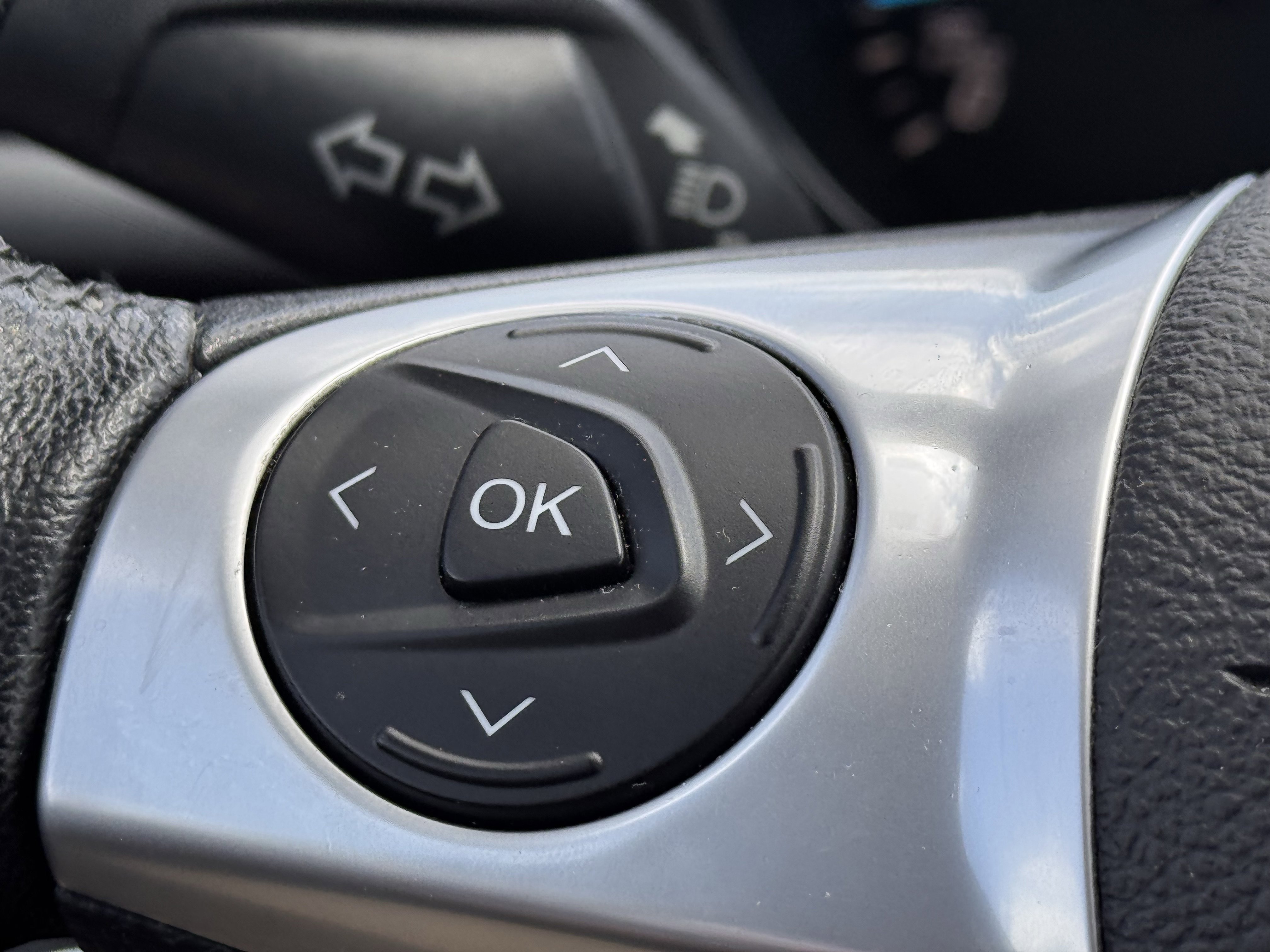 Used 2014 Ford Escape Titanium FWD image 4