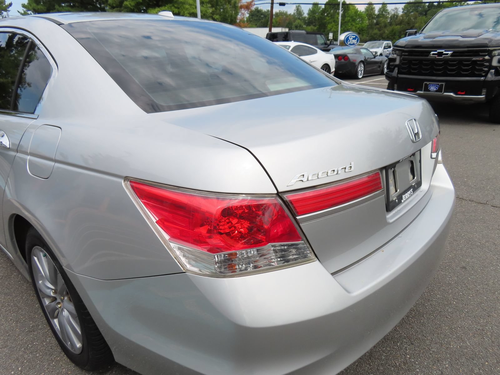 Used 2011 Honda Accord EX-L image 10