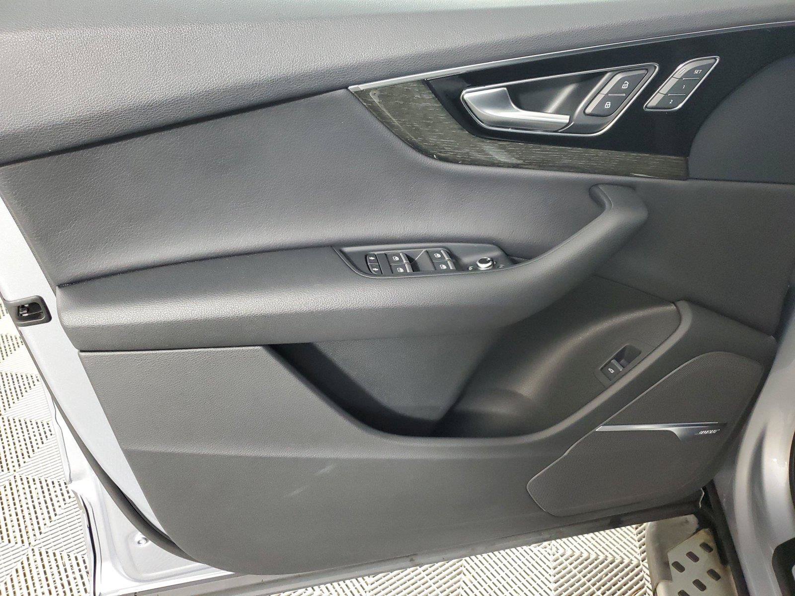Used 2019 Audi Q7 3.0T Prestige w/ Prestige Package AWD/4WD image 18