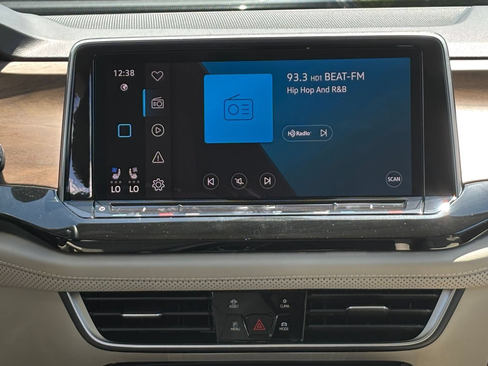 Used 2026 Volkswagen Atlas SE FWD image 19