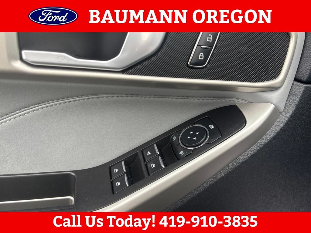 Used 2023 Ford Explorer XLT w/ Equipment Group 202A AWD/4WD image 18
