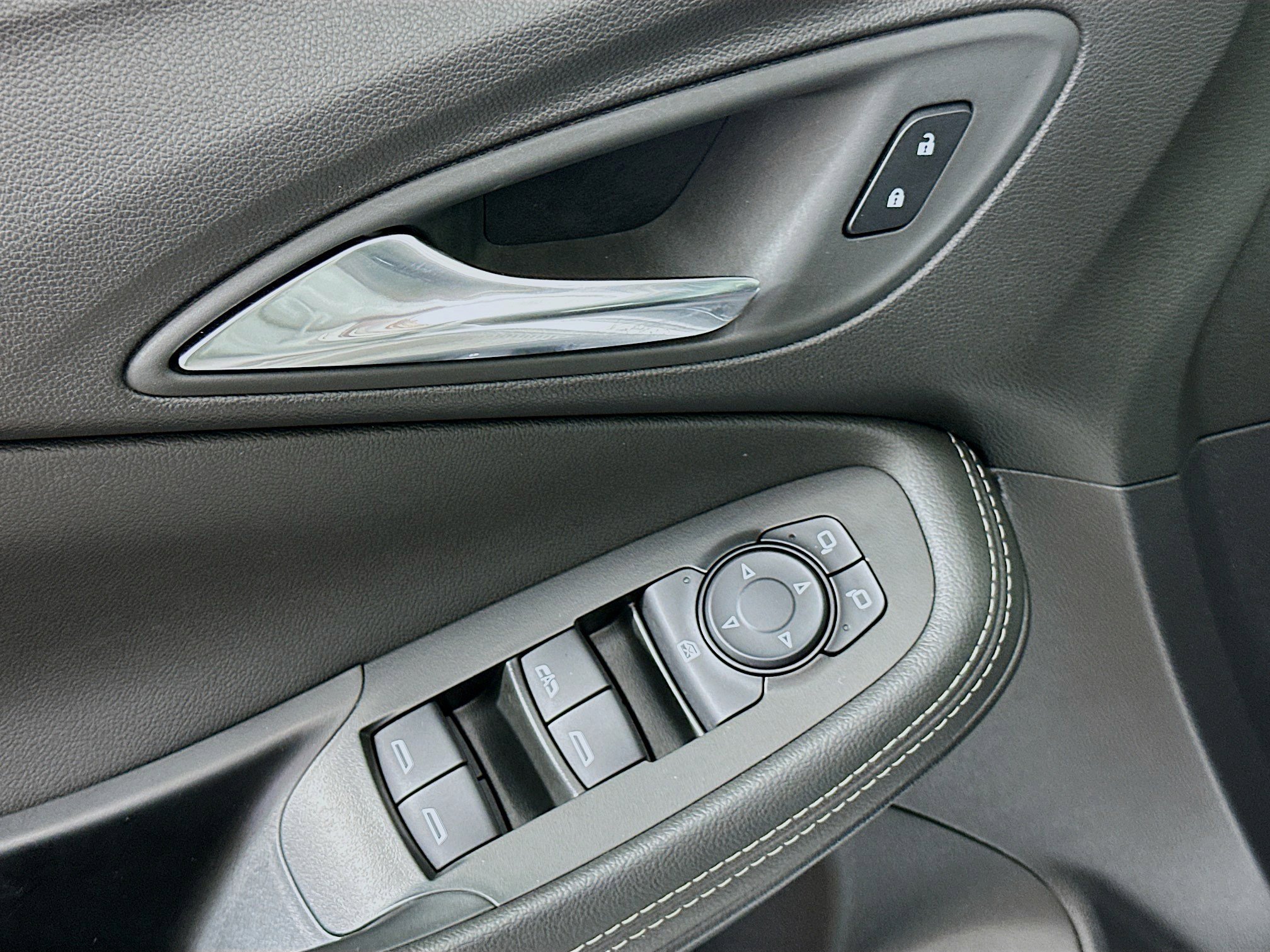 Used 2025 Buick Encore GX Preferred FWD image 15