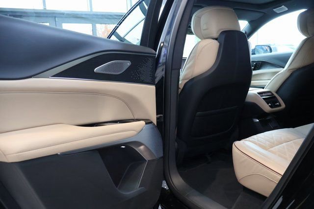 New 2026 Cadillac Lyriq V image 23