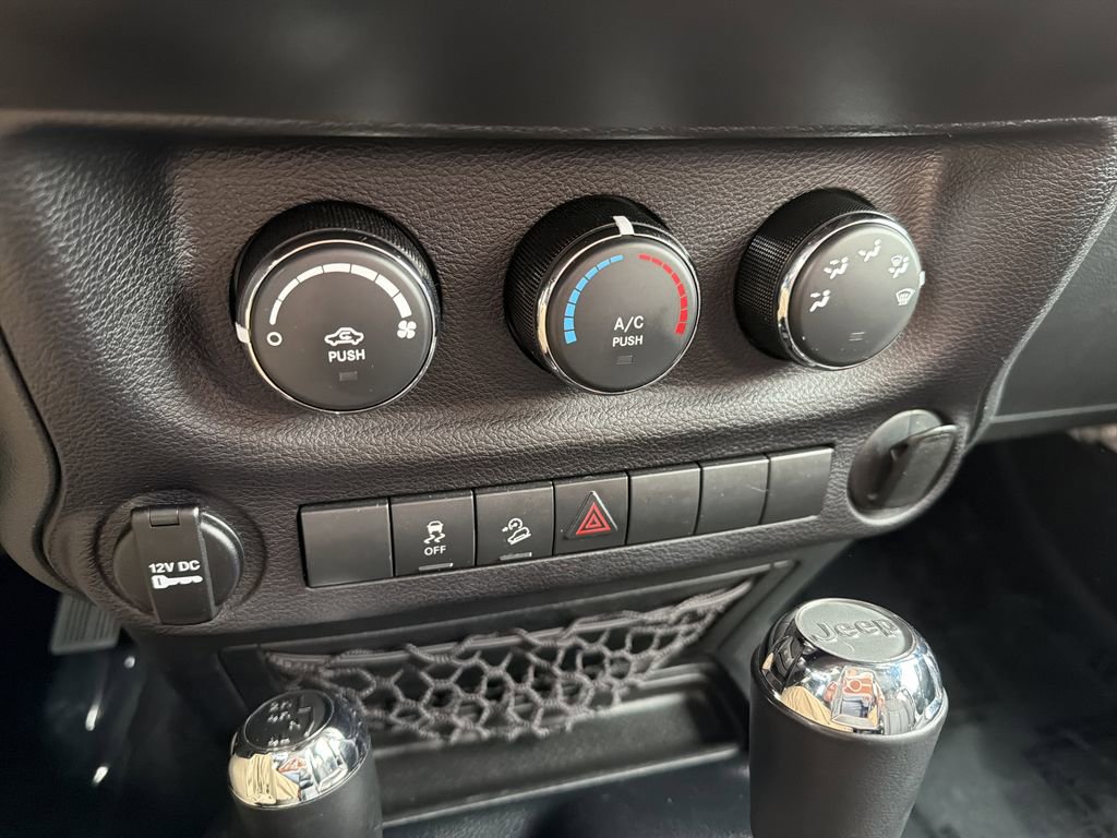 Used 2016 Jeep Wrangler Sport w/ Connectivity Group AWD/4WD image 20