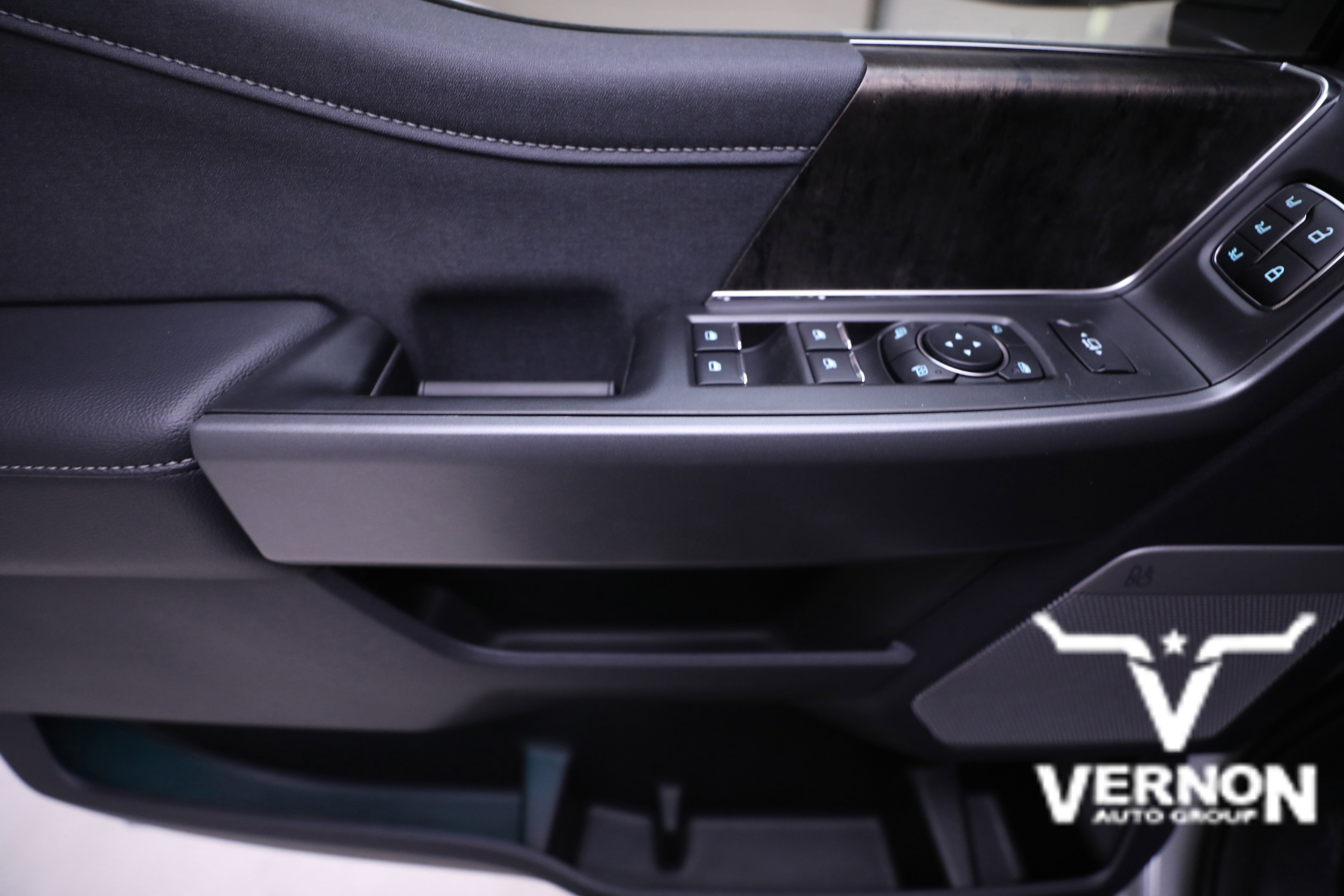 New 2026 Ford F250 Lariat w/ Chrome Package image 26