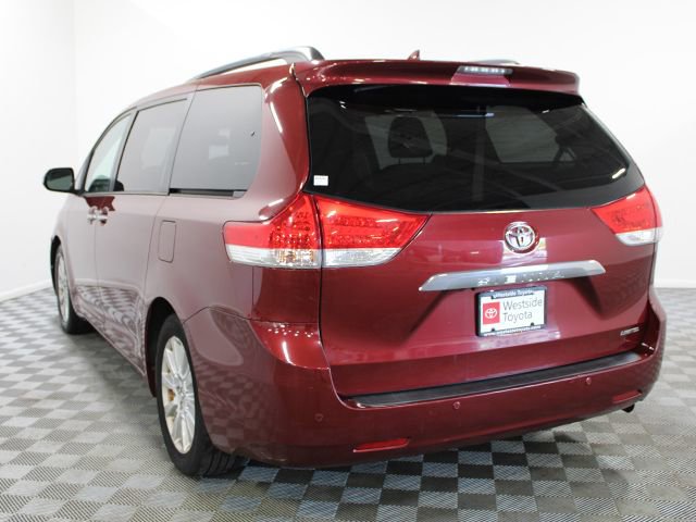 Used 2013 Toyota Sienna Limited w/ Premium Pkg FWD image 4