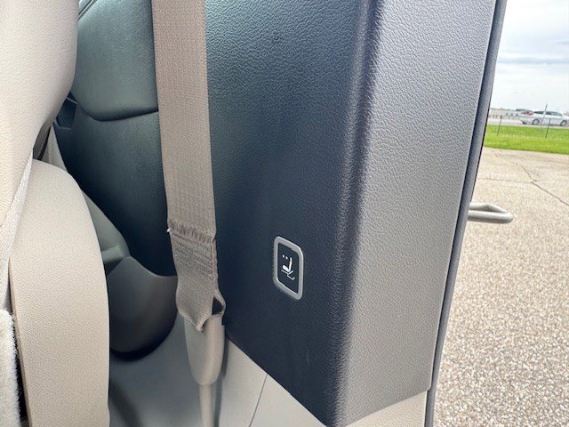 Used 2020 Chrysler Pacifica Limited w/ Tire & Wheel Group FWD image 45