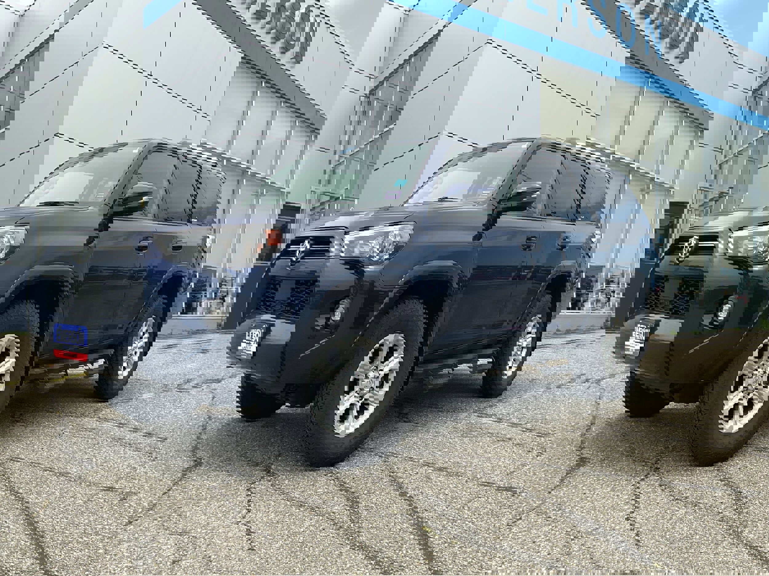 Used 2022 Toyota 4Runner SR5 Premium image 8