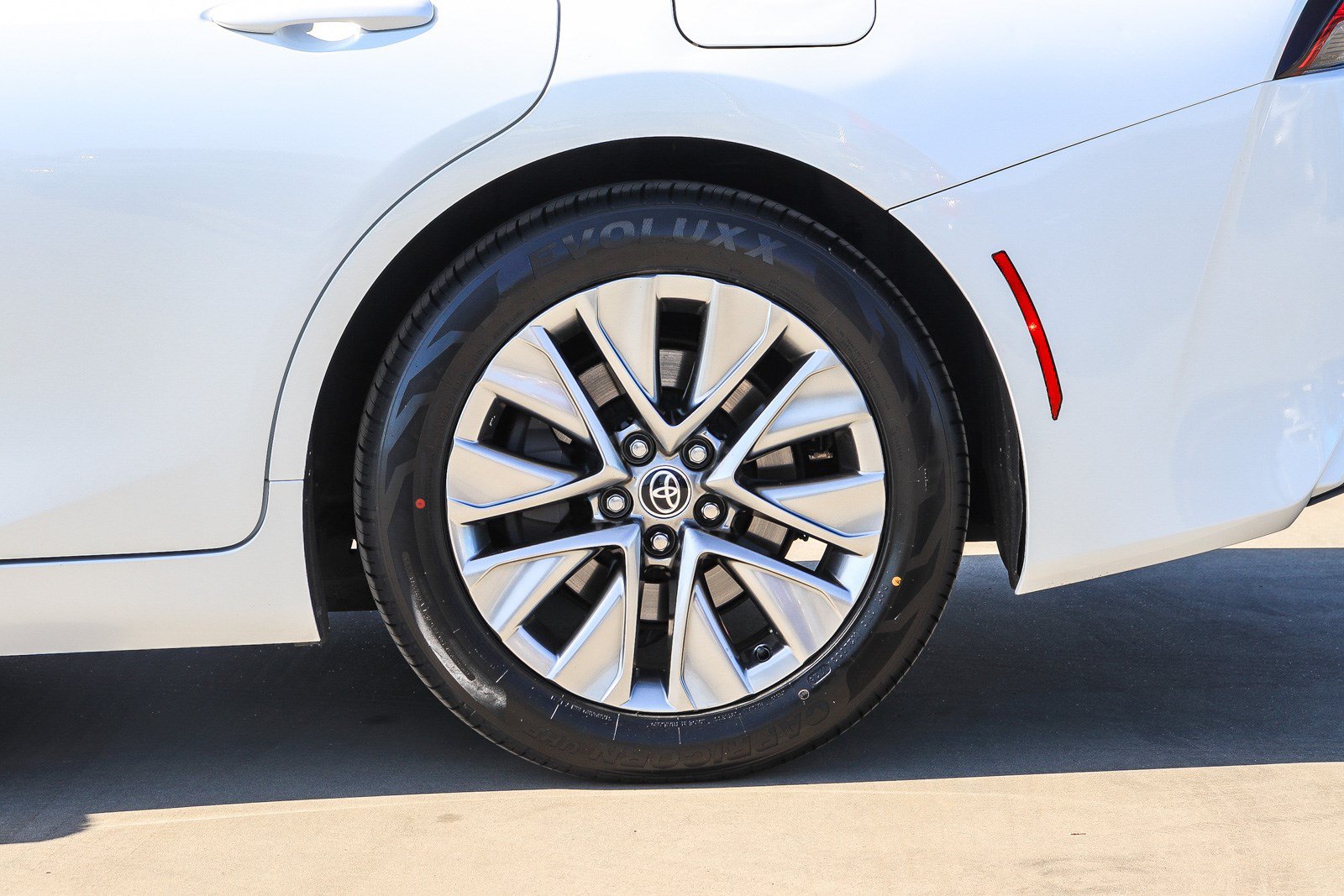 Used 2022 Toyota Mirai w/ Advanced Technology Package RWD image 11