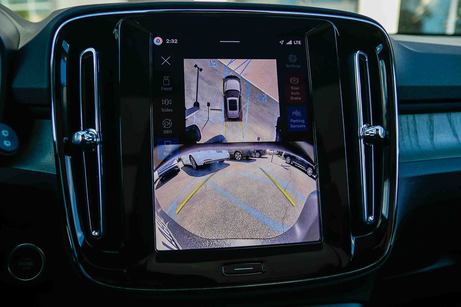 Used 2026 Volvo XC40 B5 Ultra w/ Climate Package image 28