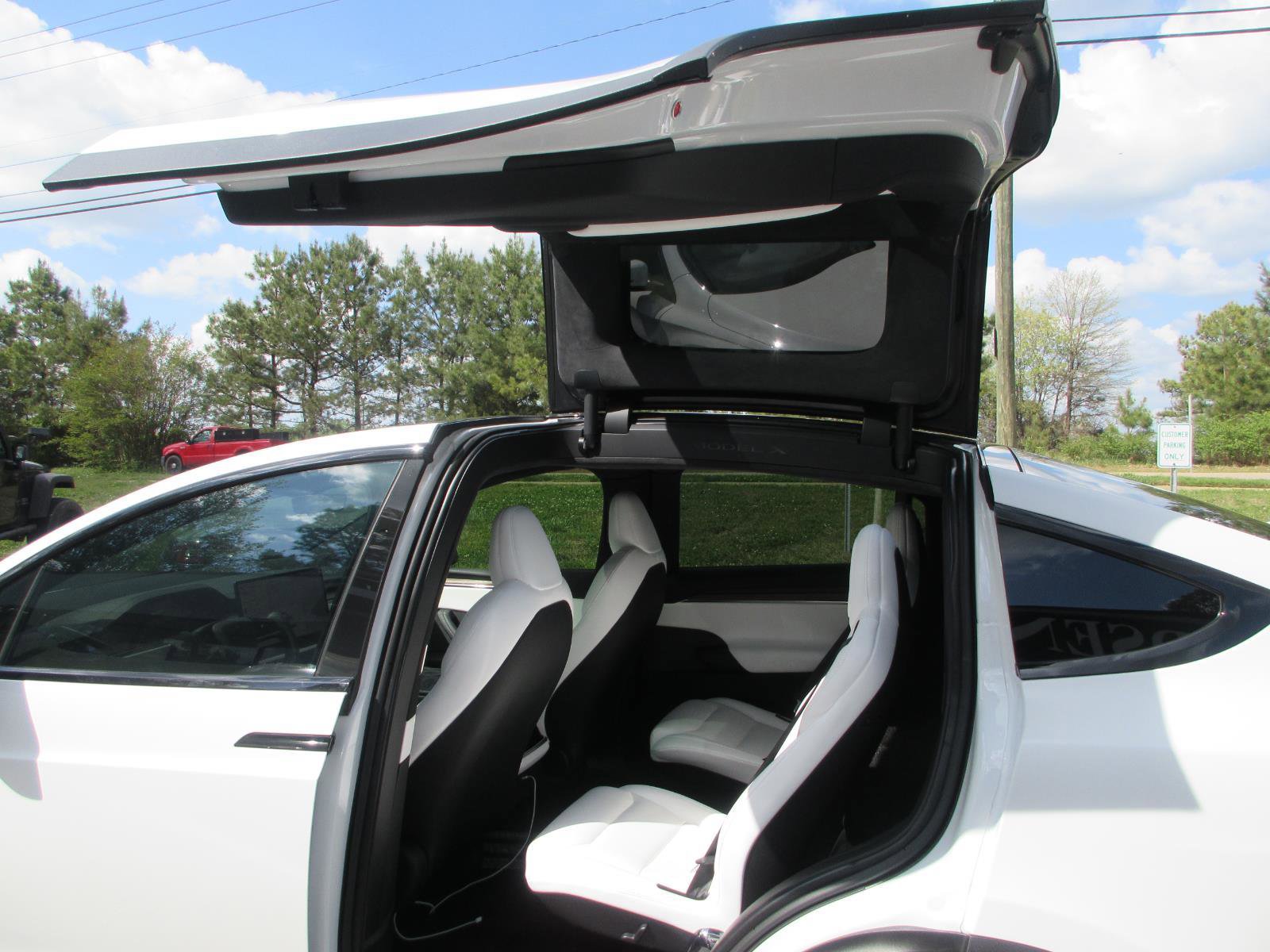 Used 2022 Tesla Model X AWD/4WD image 11