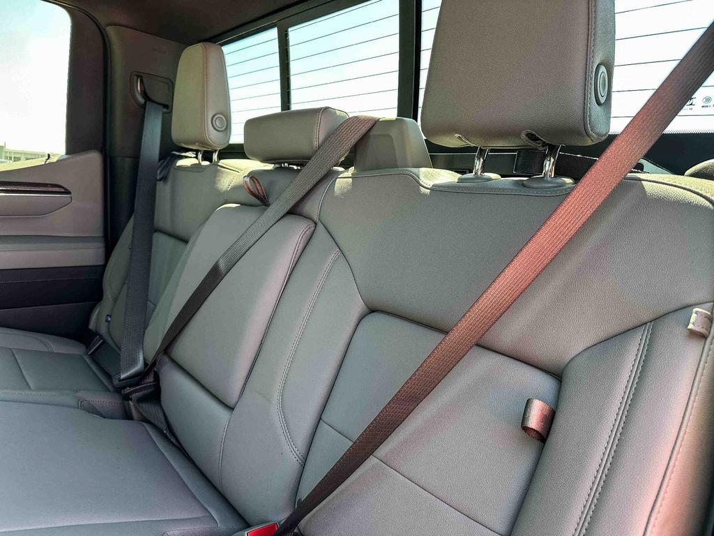Used 2025 Chevrolet Silverado 1500 LT Trail Boss w/ Convenience Package II AWD/4WD image 19